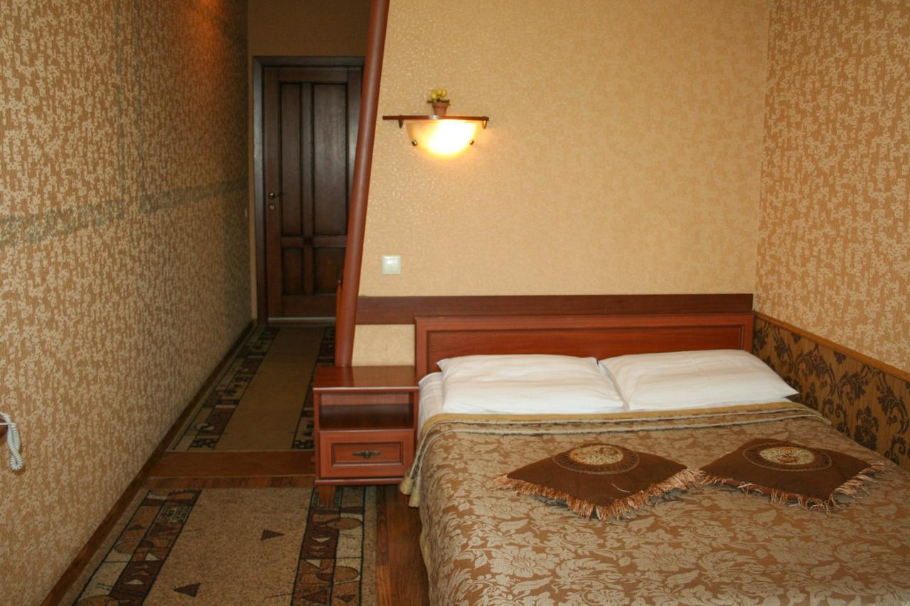 Don Kihot Hotel Novovolyns'k Kamer foto